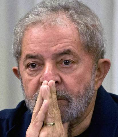 Lula atento a carta de ma.jpeg display